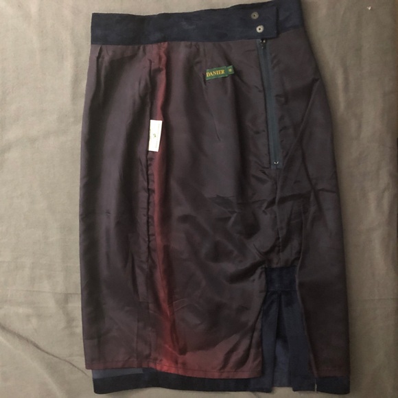 Danier Suede Leather Pencil Skirt, BLUE, Size M/10, Back Vent, Gun Metal Snaps - Picture 9 of 11